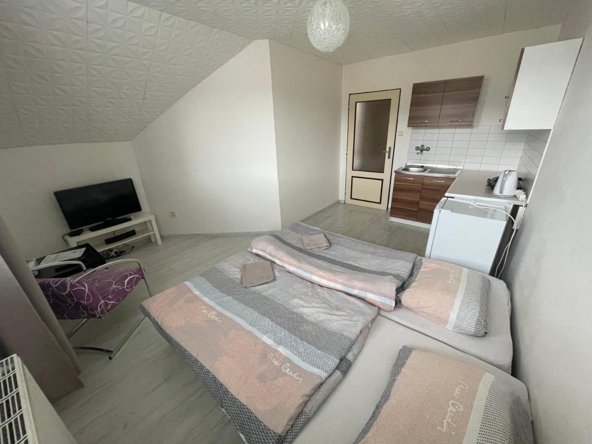 Penzion Ad0Lfovice 예세니크 외부 사진