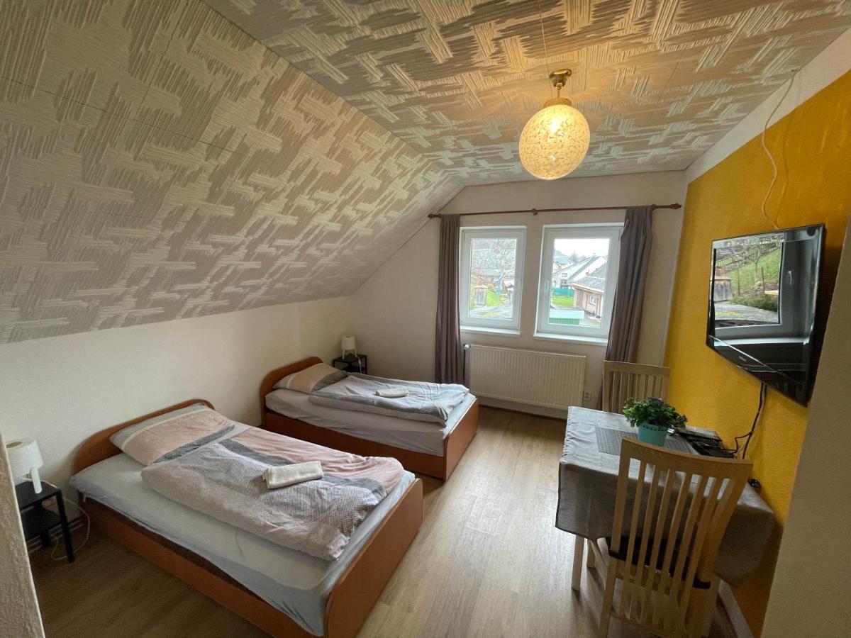 Penzion Ad0Lfovice 예세니크 외부 사진